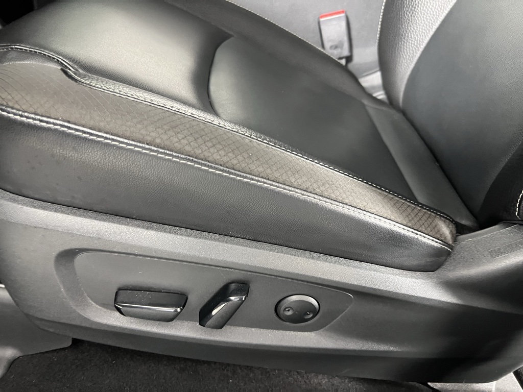 2022 Nissan Pathfinder SL photo 19