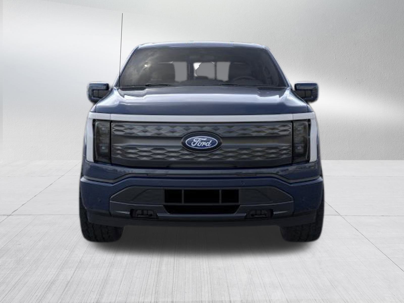 2025 Ford F-150 Lightning Lariat photo 2