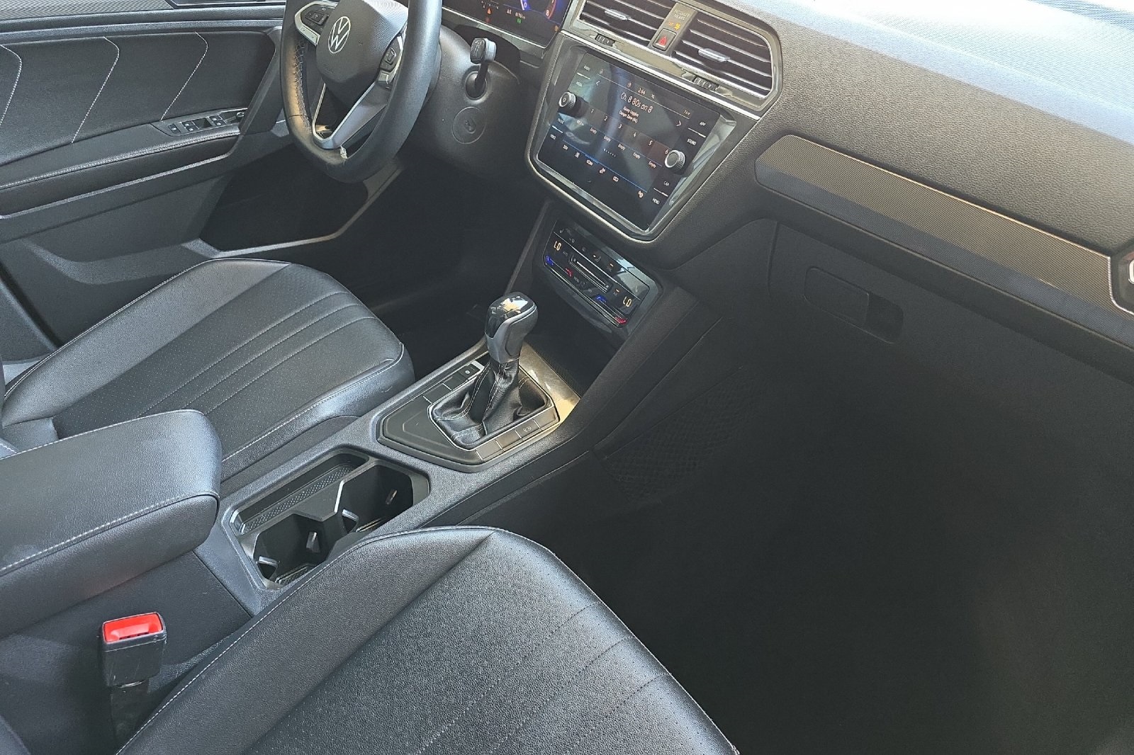 2022 Volkswagen Tiguan SE photo 14