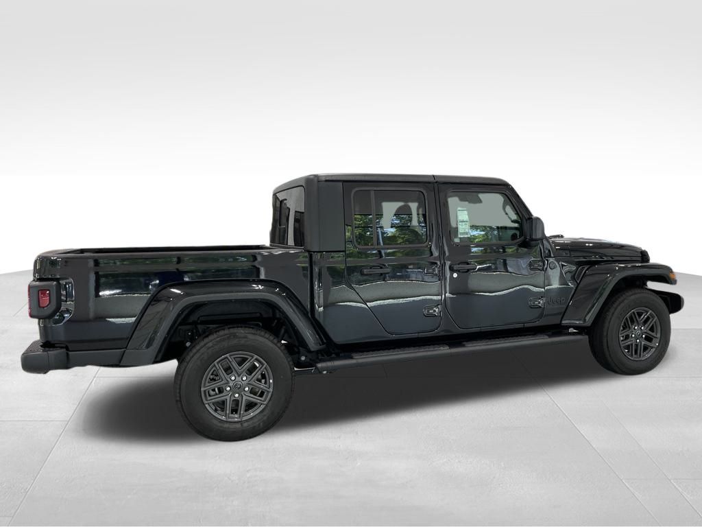 2024 Jeep Gladiator Sport photo 4
