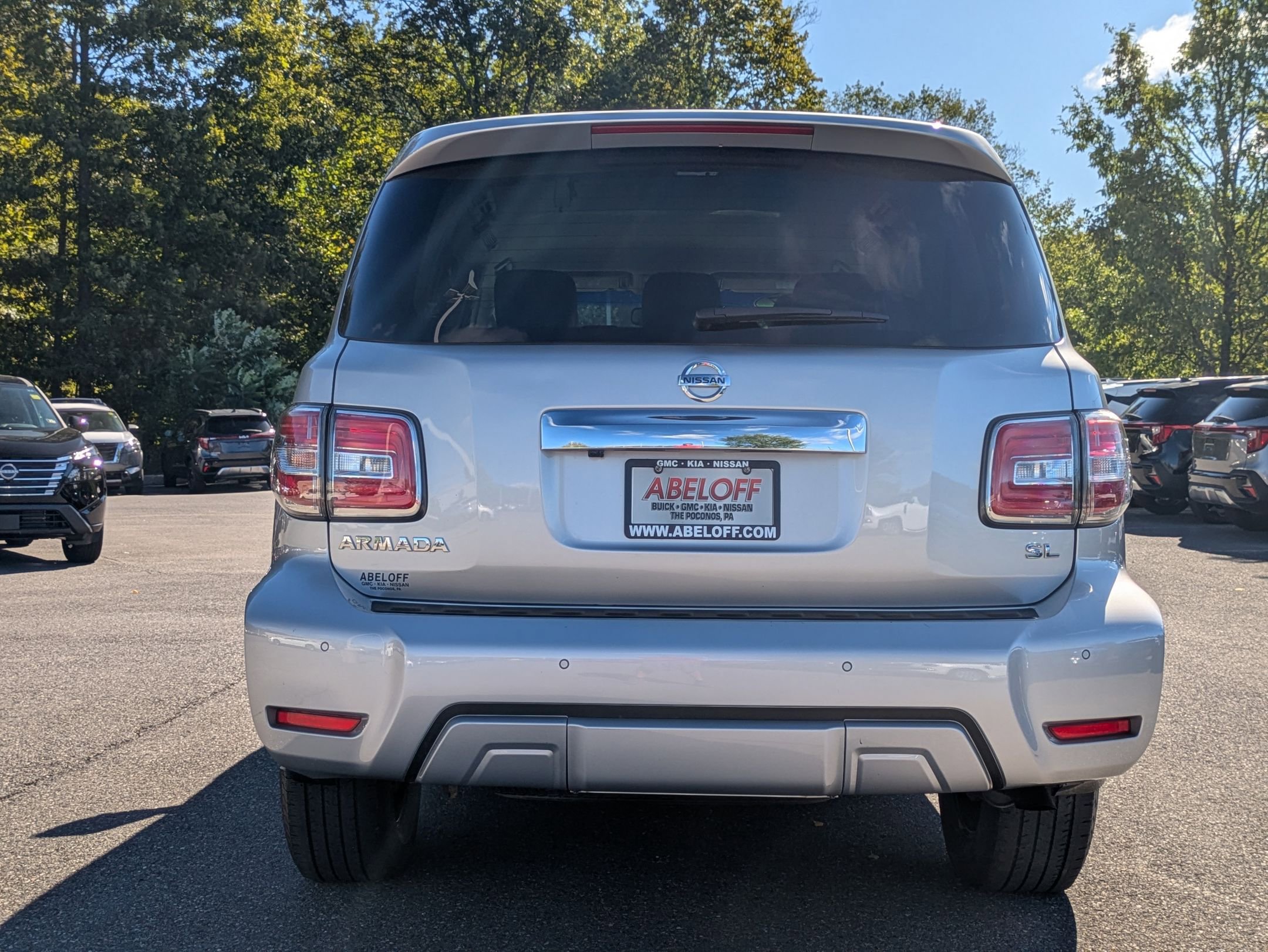 2017 Nissan Armada SL photo 3