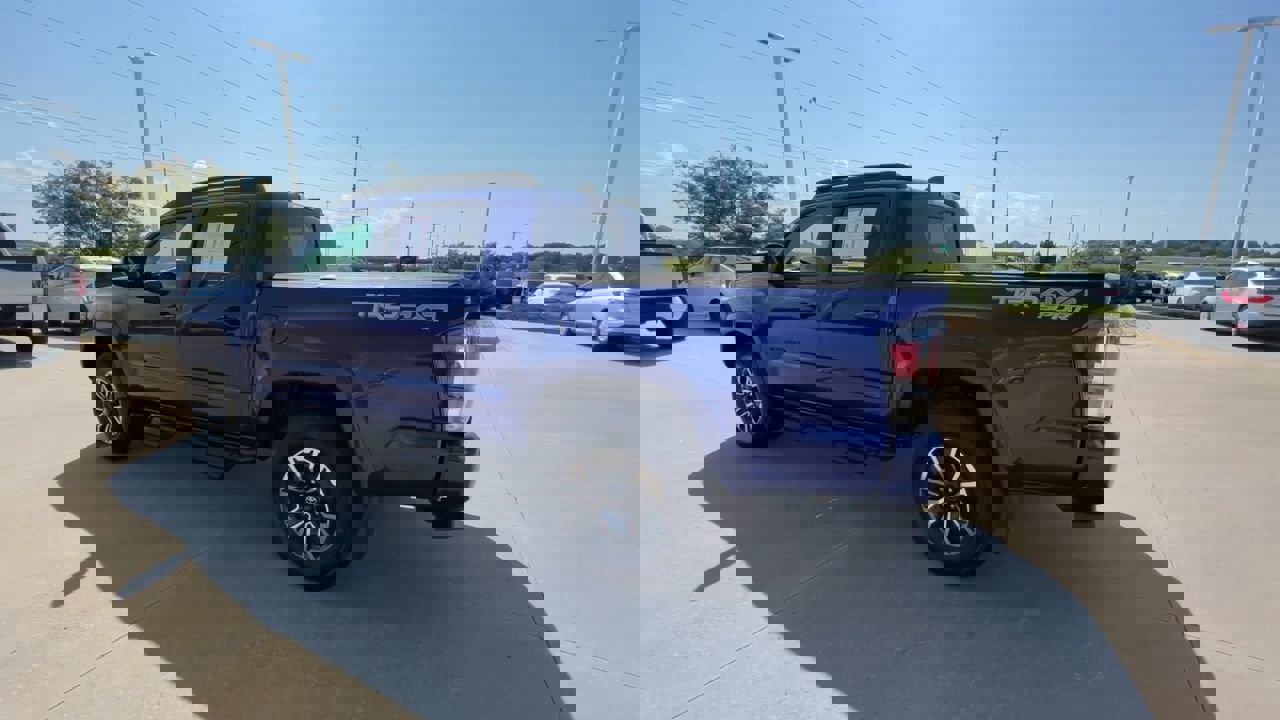 2022 Toyota Tacoma TRD Sport photo 6