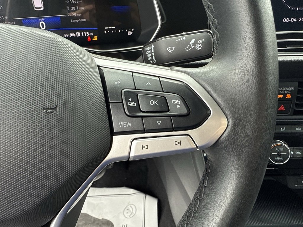 2024 Volkswagen Jetta SE photo 3