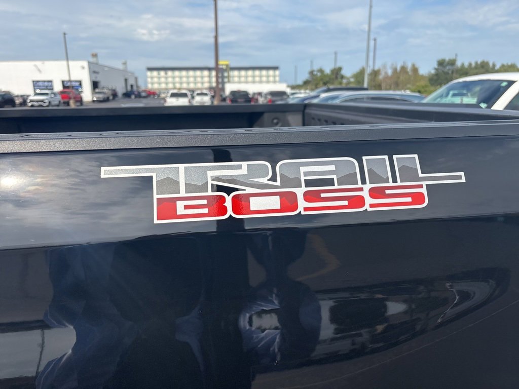 2024 Chevrolet Silverado 1500 LT Trail Boss photo 2