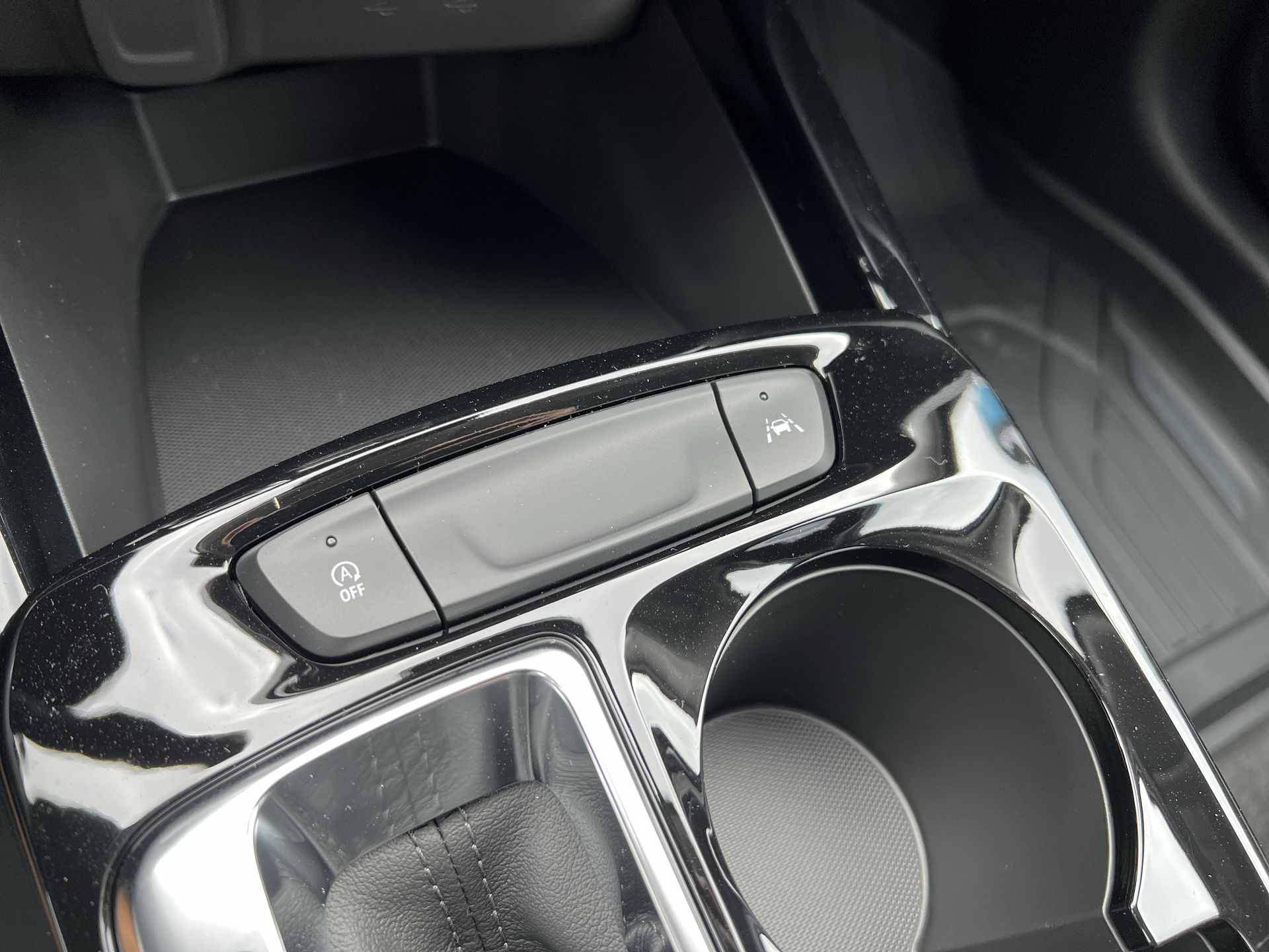 2025 Chevrolet Trax LT photo 16