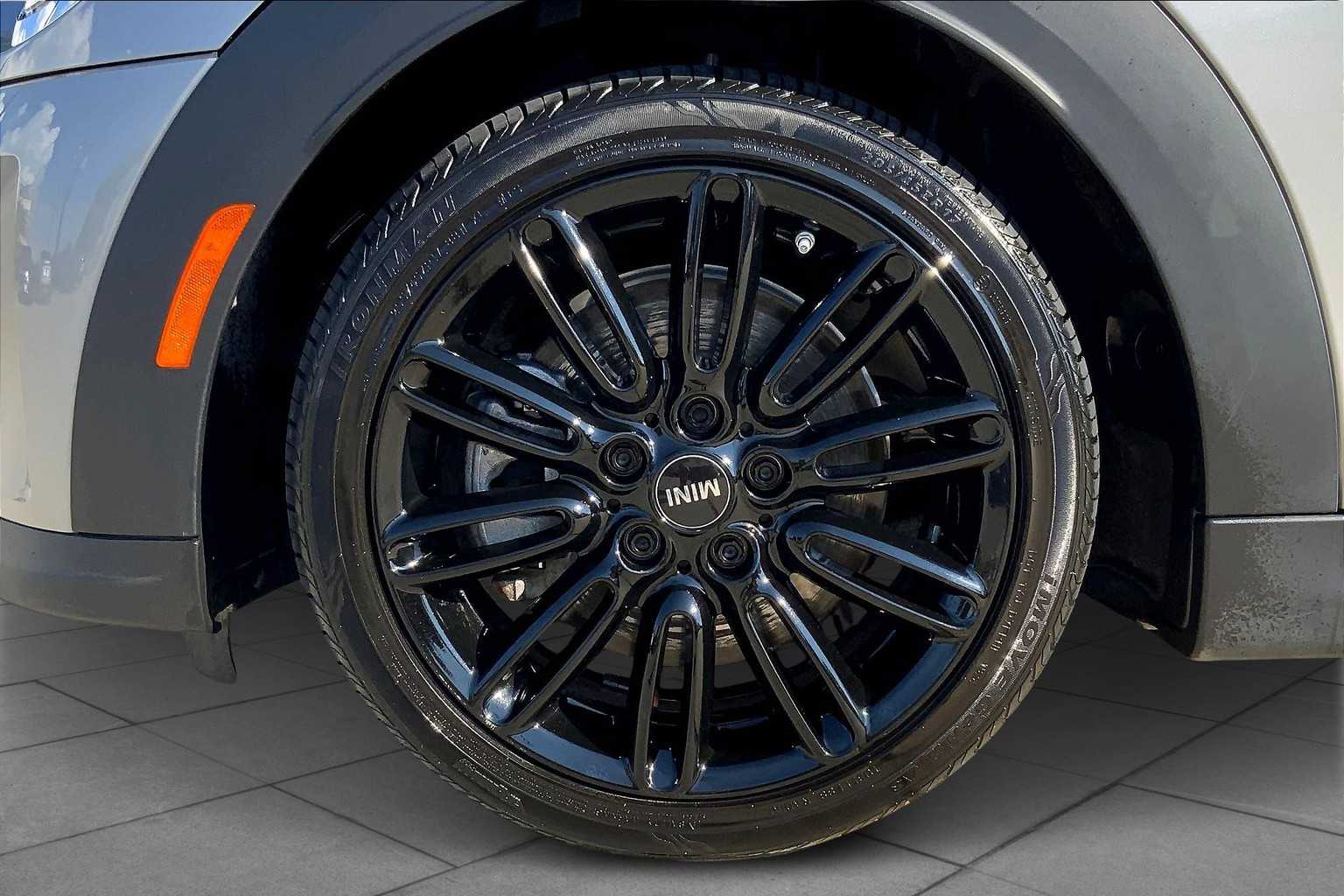 2024 Mini Cooper Convertible S photo 8