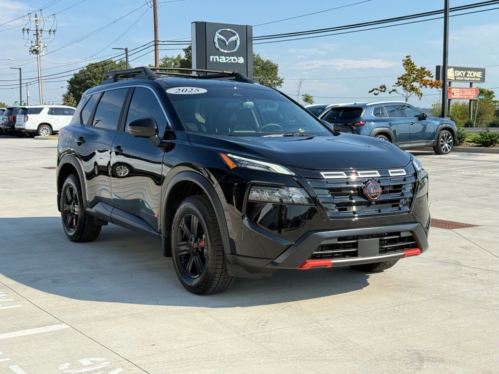 2025 Nissan Rogue AWD photo 3