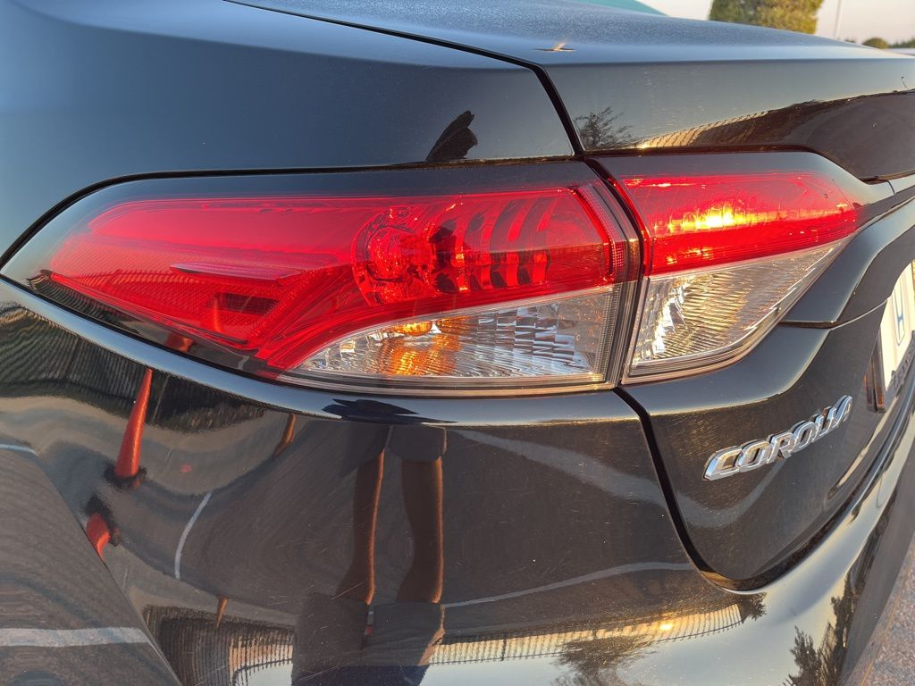 2023 Toyota Corolla LE photo 7