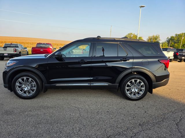 2025 Ford Explorer photo 32