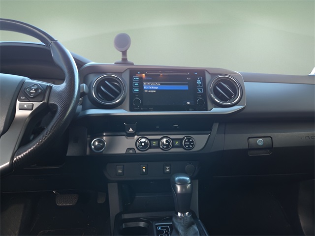 2016 Toyota Tacoma TRD Sport photo 10