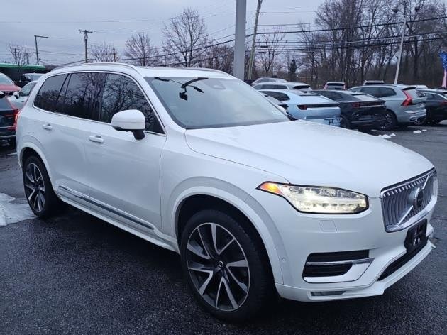 2023 Volvo XC90 Plus's photo
