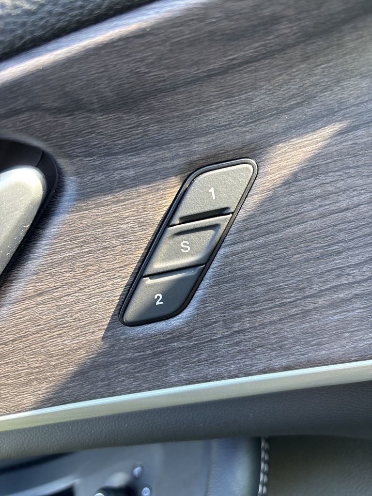 2024 Jeep Cherokee Limited 4xe photo 17