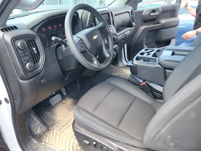 2024 Chevrolet Silverado 1500 Custom photo 4