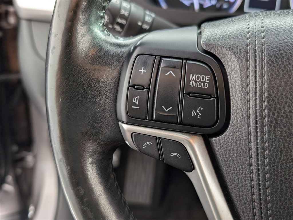 2017 Toyota Highlander Limited Platinum photo 28