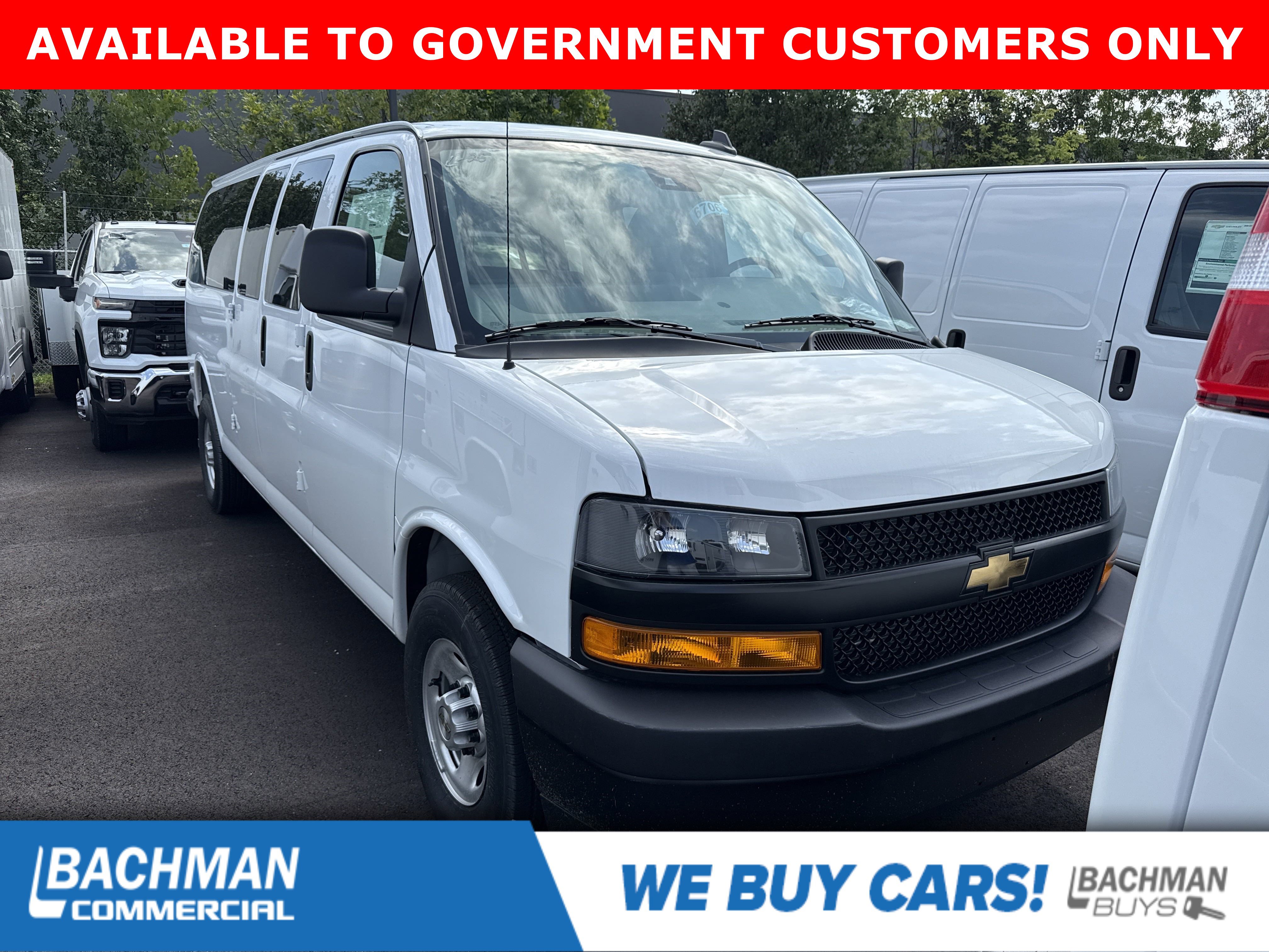 2025 Chevrolet Express Passenger LS's photo