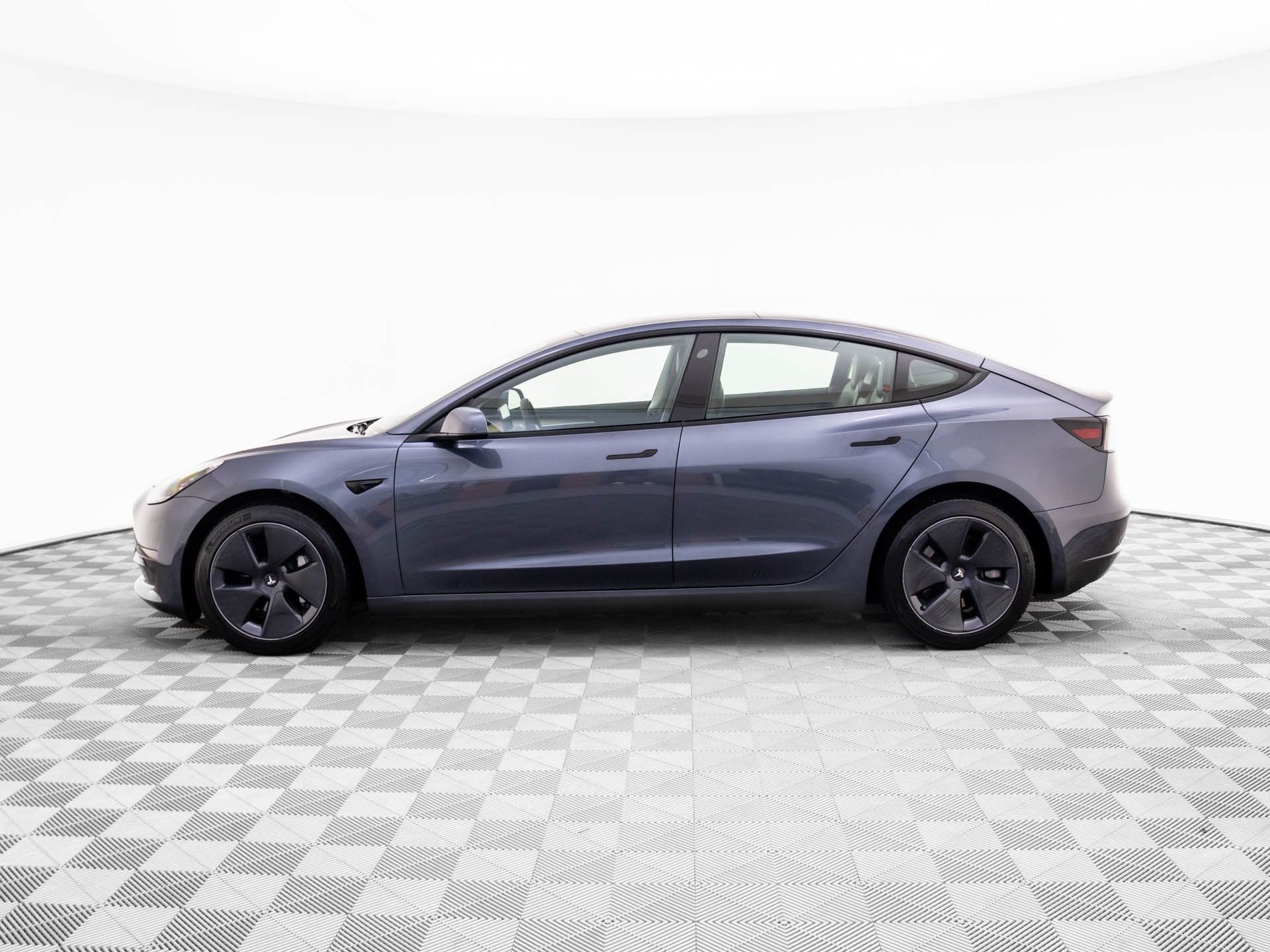 2022 Tesla Model 3 Long Range photo 4