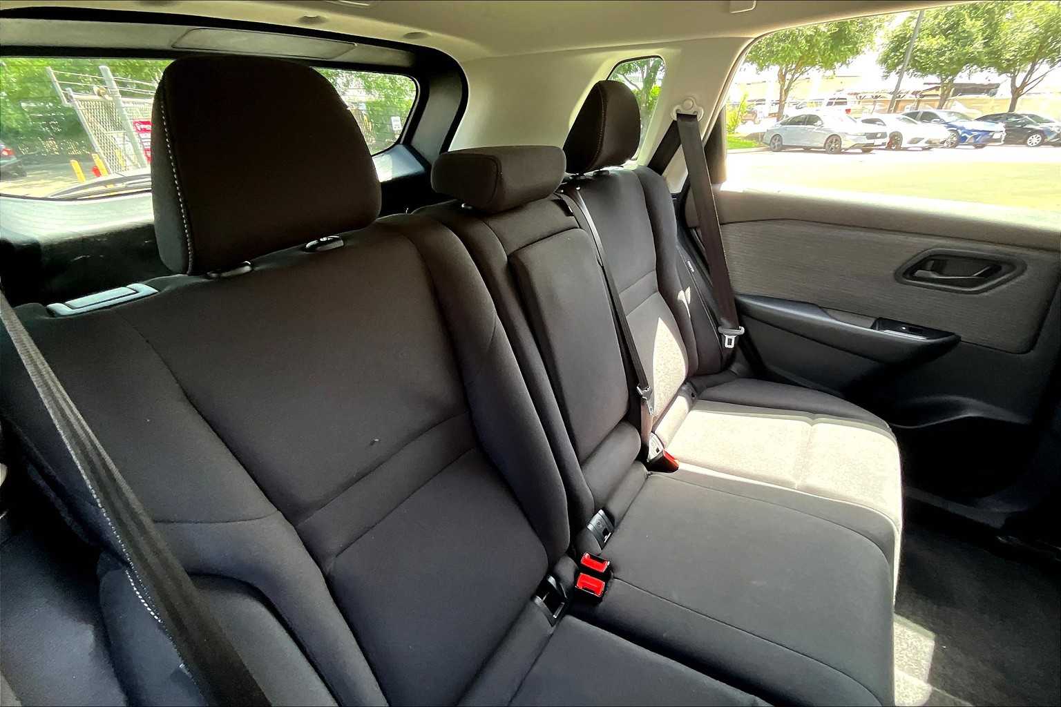 2023 Nissan Rogue S photo 13