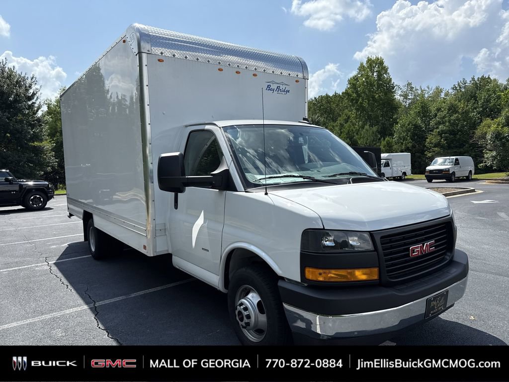 2025 GMC Savana Cutaway Work Van's photo
