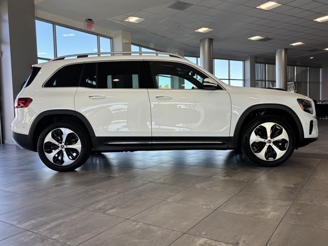 2026 Mercedes Benz GLB 250 4MATIC photo 2