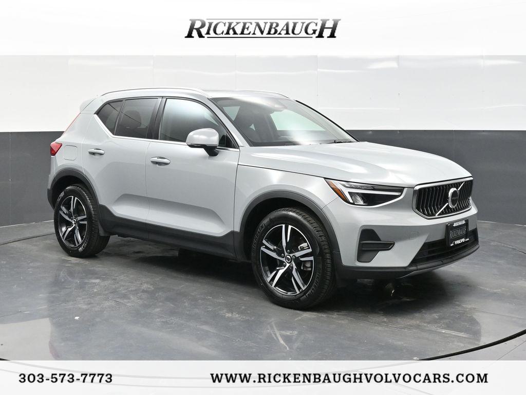 2025 Volvo XC40 Core