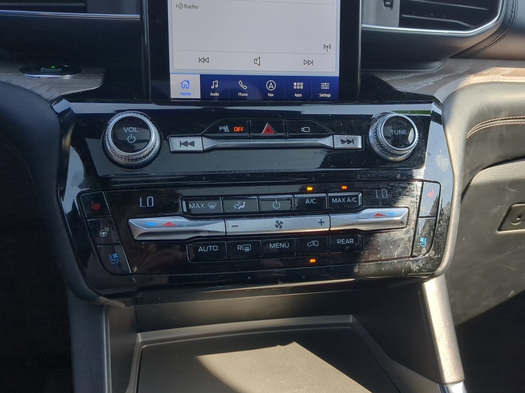 2021 Ford Explorer Platinum photo 2