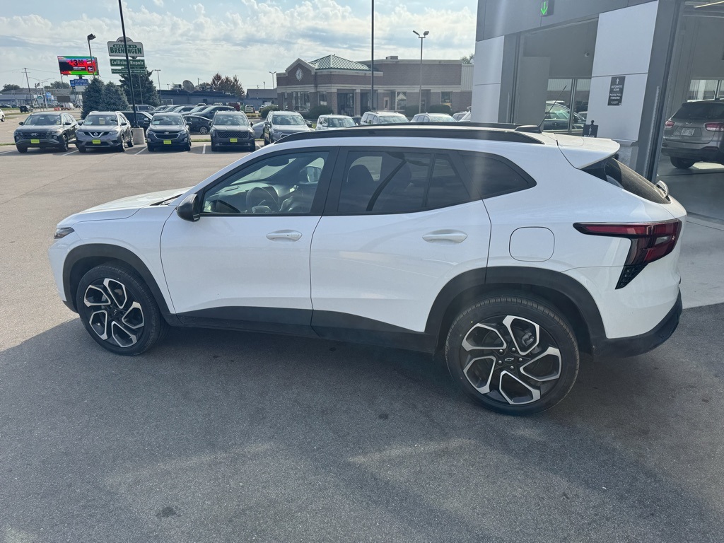 2024 Chevrolet Trax photo 3