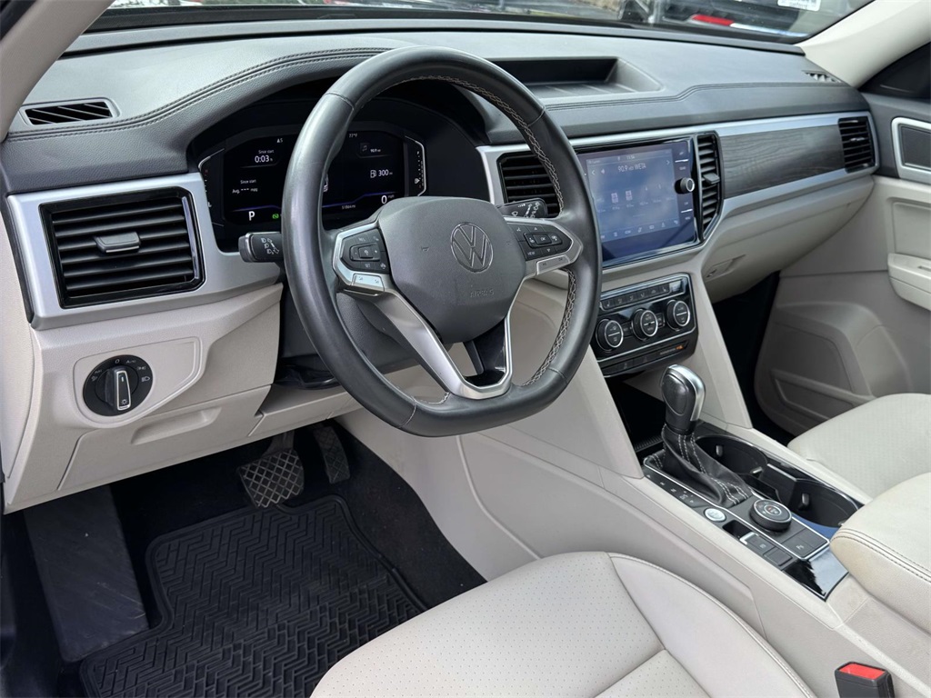 2022 Volkswagen Atlas V6 SE Technology photo 2
