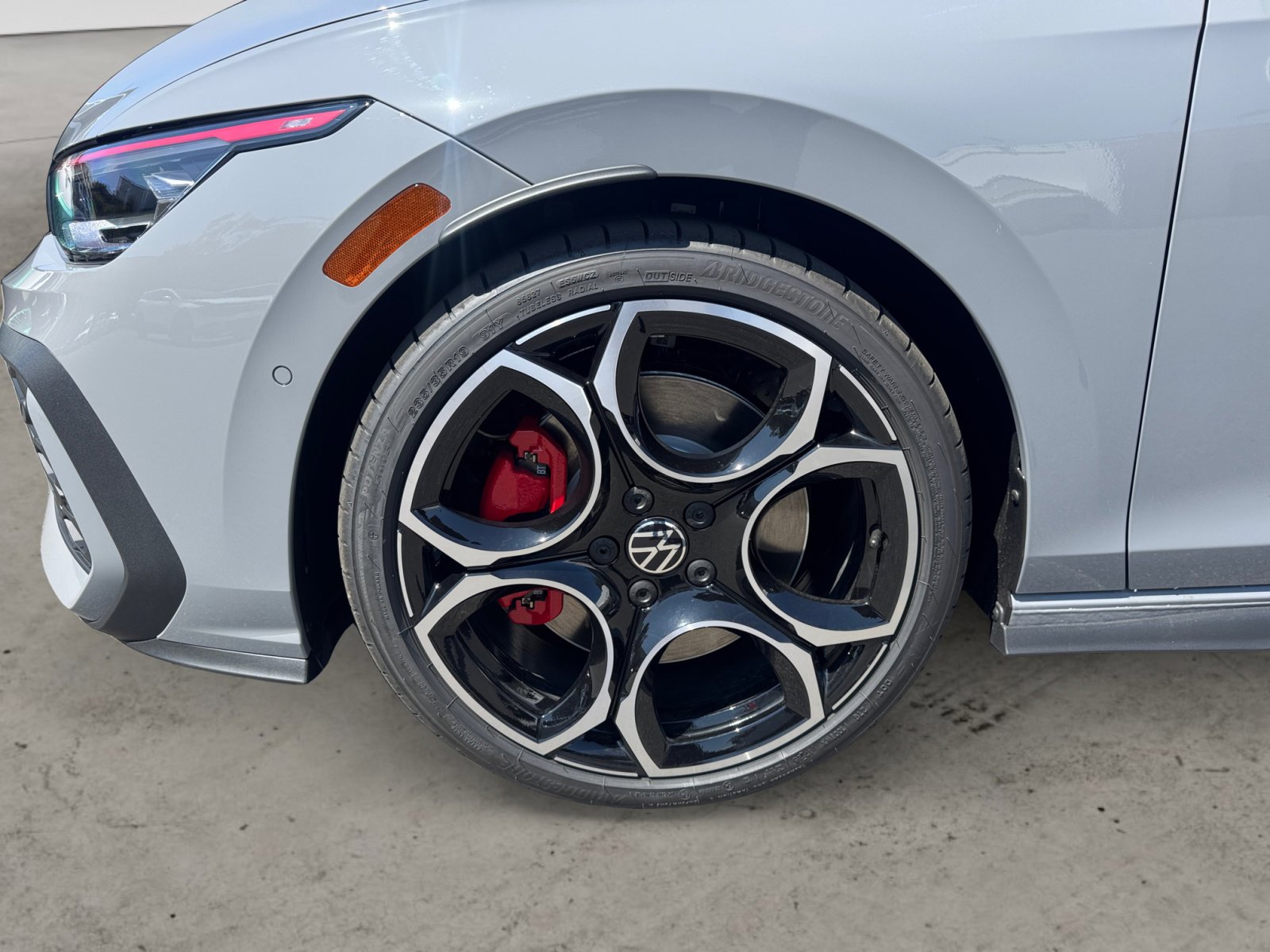 2025 Volkswagen Golf GTI Autobahn photo 14
