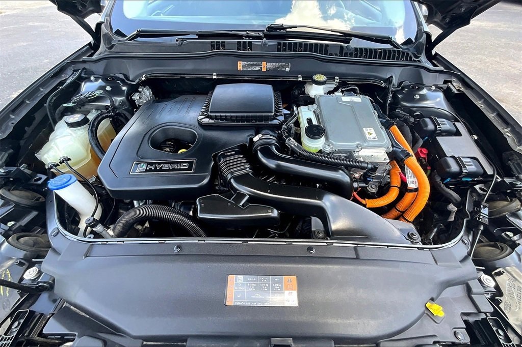 2020 Ford Fusion Hybrid SE photo 10