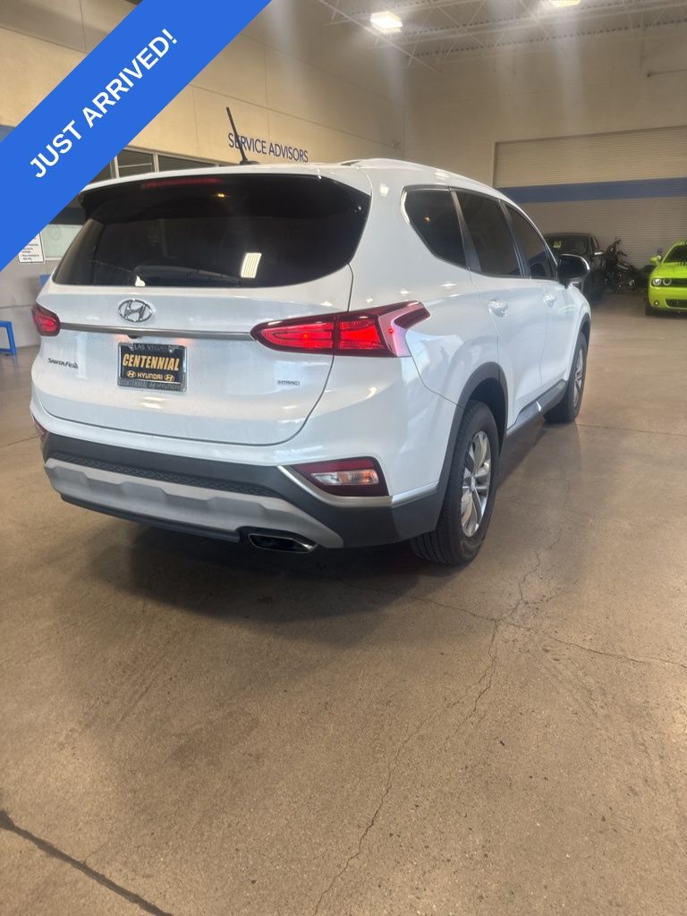 2020 Hyundai Santa Fe SE photo 3