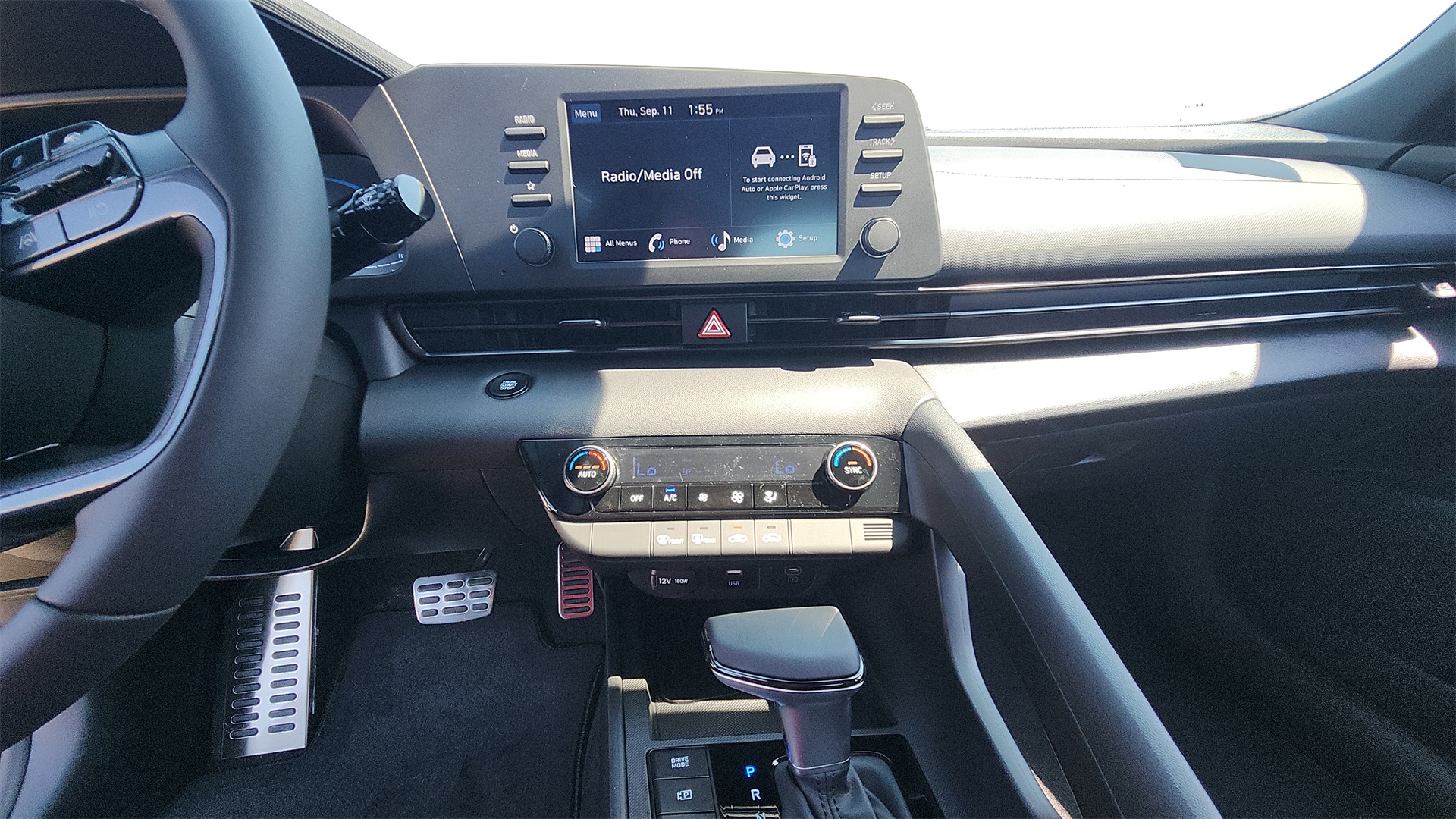 2025 Hyundai Elantra SEL Sport photo 18