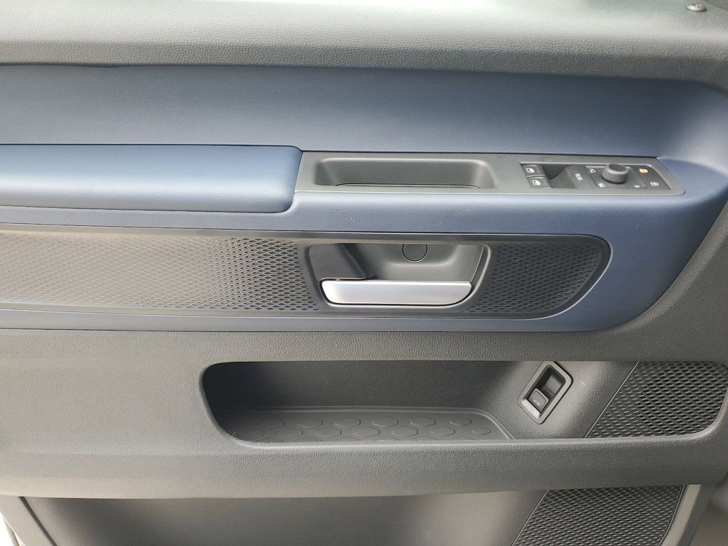 2025 Volkswagen ID. Buzz Pro S photo 8