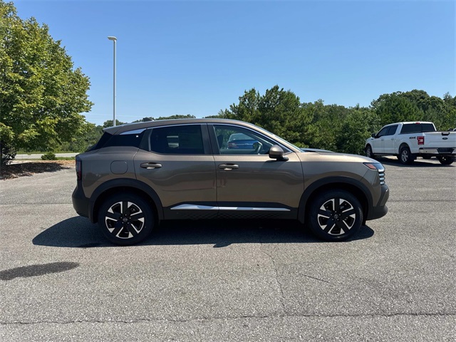 2025 Nissan Kicks SV photo 3