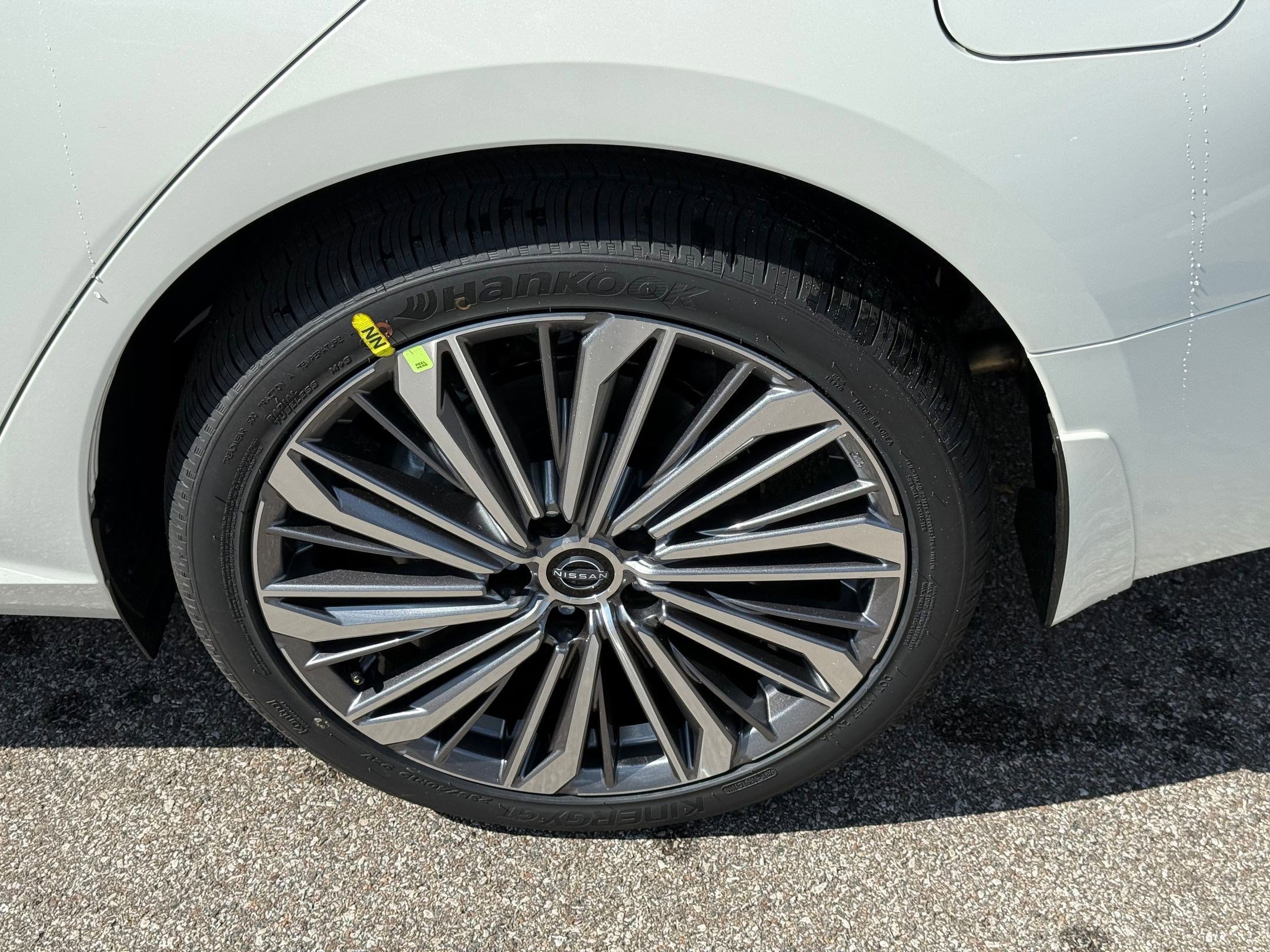 2025 Nissan Altima SL photo 10