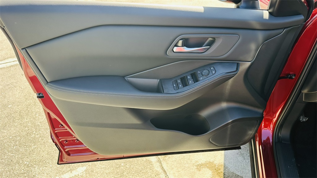 2026 Nissan Rogue SV photo 12