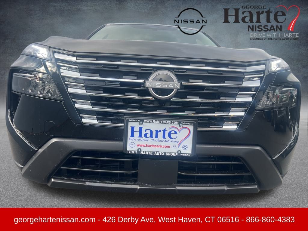 2026 Nissan Rogue SV's photo