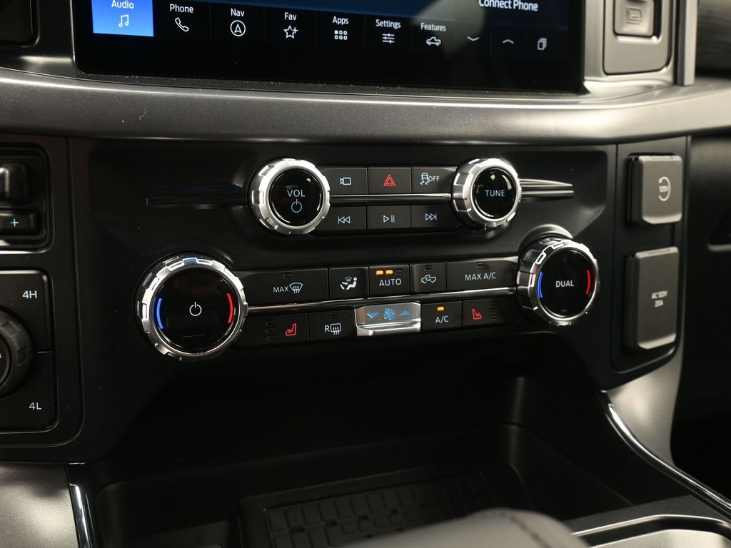 2025 Ford F-150 XLT photo 13