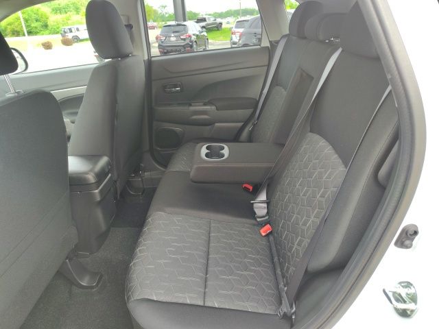 2025 Mitsubishi Outlander Sport ES photo 19