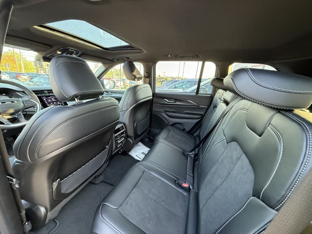 2025 Jeep Grand Cherokee Altitude X photo 23