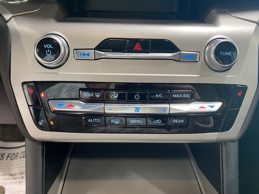 2022 Ford Explorer XLT photo 21