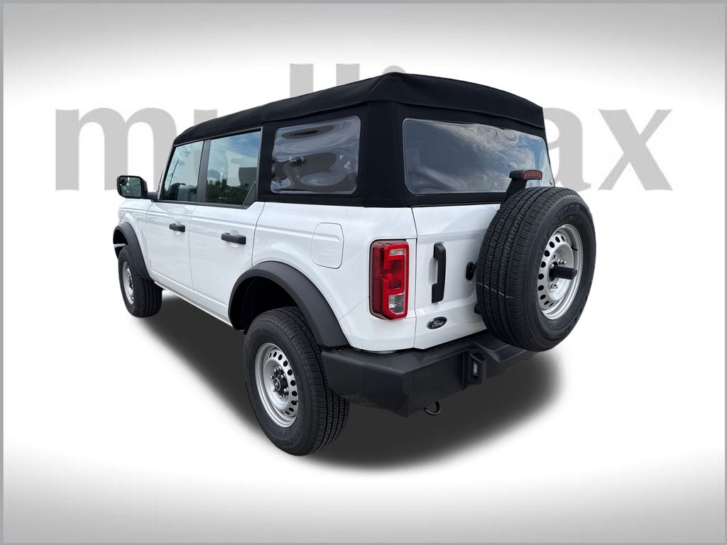 2025 Ford Bronco Base photo 3