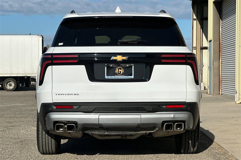 2025 Chevrolet Traverse photo 5
