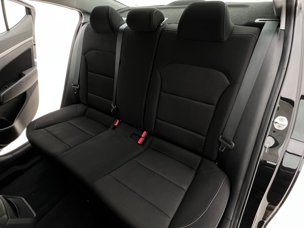 2018 Hyundai Elantra SEL photo 20