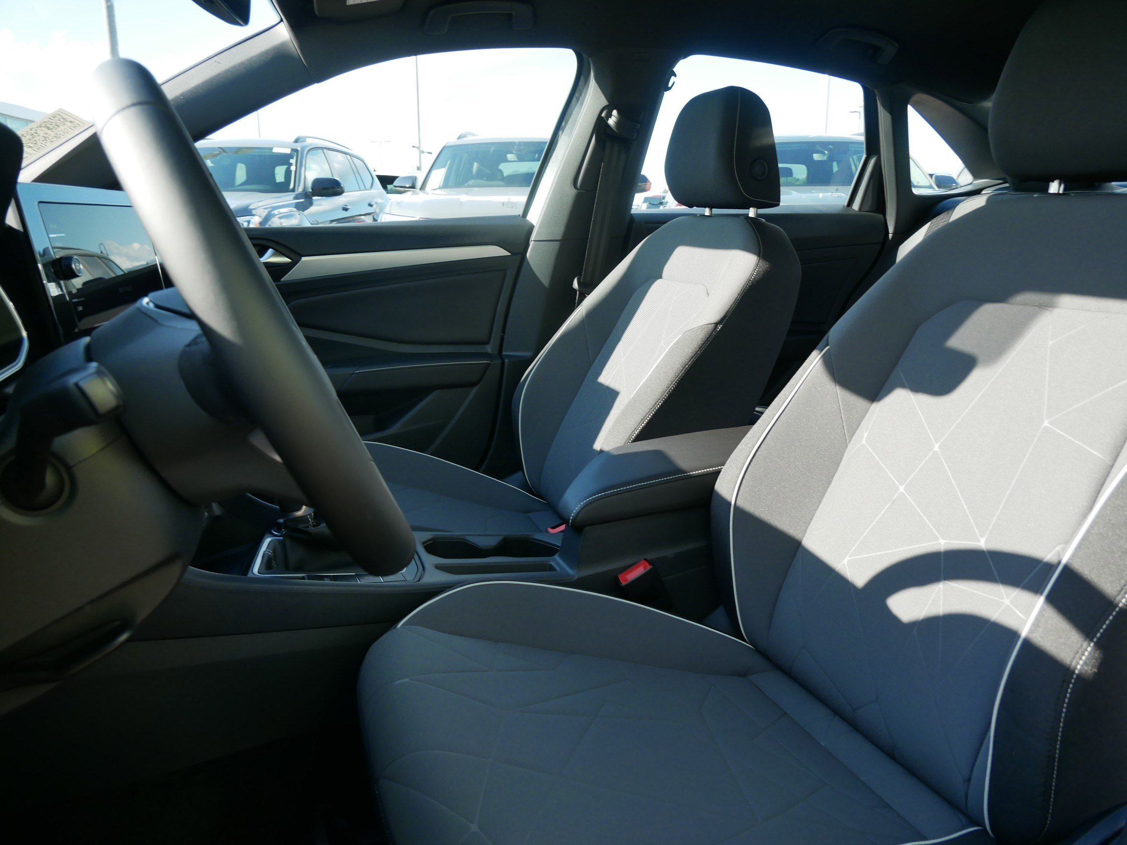 2025 Volkswagen Jetta Sport photo 4