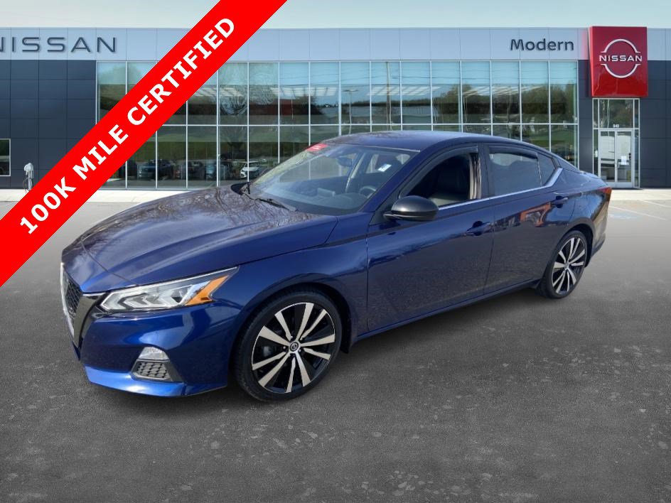 2022 Nissan Altima SR's photo