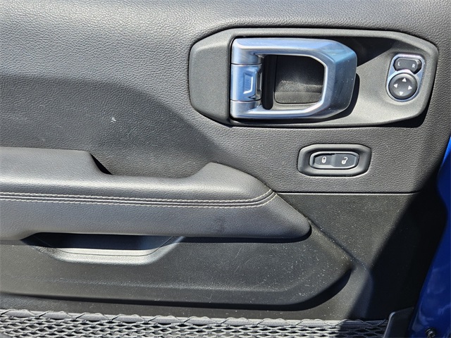 2022 Jeep Wrangler Unlimited Sahara photo 28