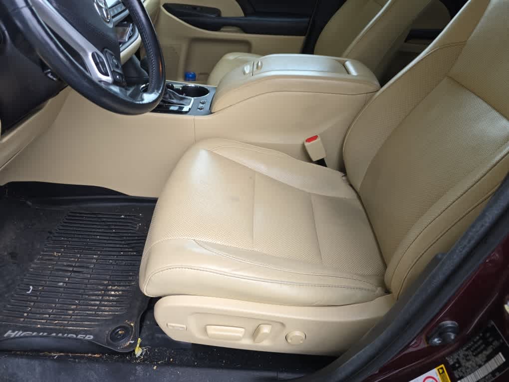 2018 Toyota Highlander Limited Platinum photo 2