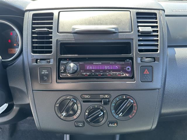 2009 Nissan Versa 1.6 Base Sedan photo 15