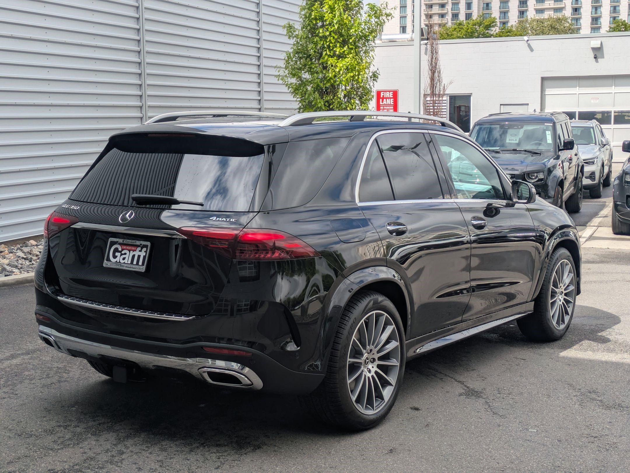 2025 Mercedes Benz GLE 350 4MATIC photo 3
