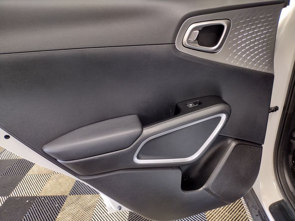 2023 Kia Soul LX photo 19